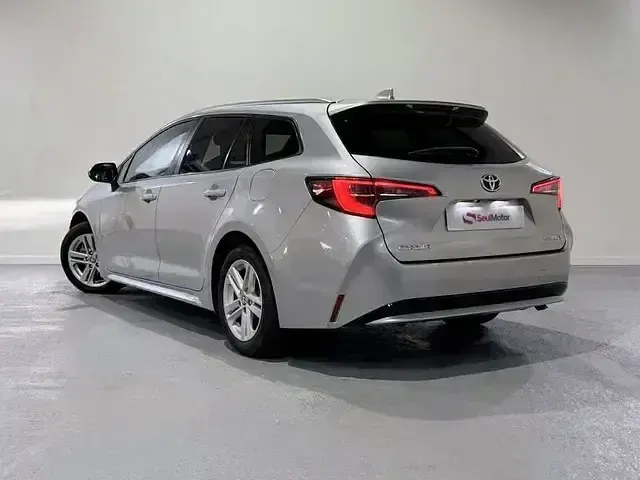 Usado Toyota Corolla Active 122 CV (89 kW) 2023 Gris Familiar