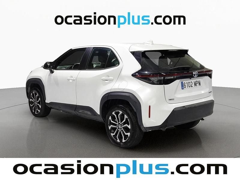 Usado Toyota Yaris Hybrid Active 116 CV (85 kW) 2024 Blanco Pickup/Camioneta