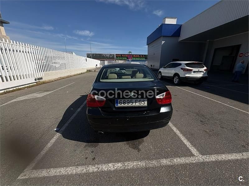 Usado BMW 318 129 CV (94 kW) 2006 Negro Berlina