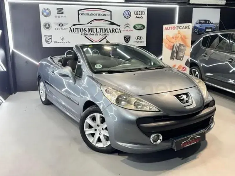 Usado Peugeot 207 CC Sport 110 CV (80 kW) 2009 Gris / plata Descapotable