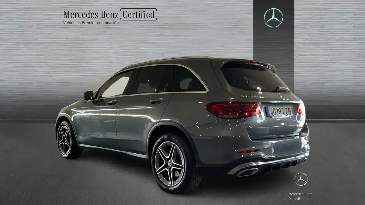 Usado Mercedes GLC220 AMG line 194 CV (142 kW) 2022 Gris / plata SUV