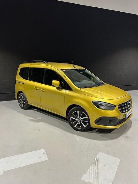 Usado Mercedes T180 116 CV (85 kW) 2022 Marrón Monovolumen