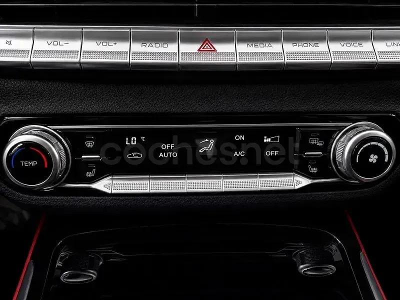 Nuevo Bestune T77 160 CV (117 kW) 2026 Negro SUV