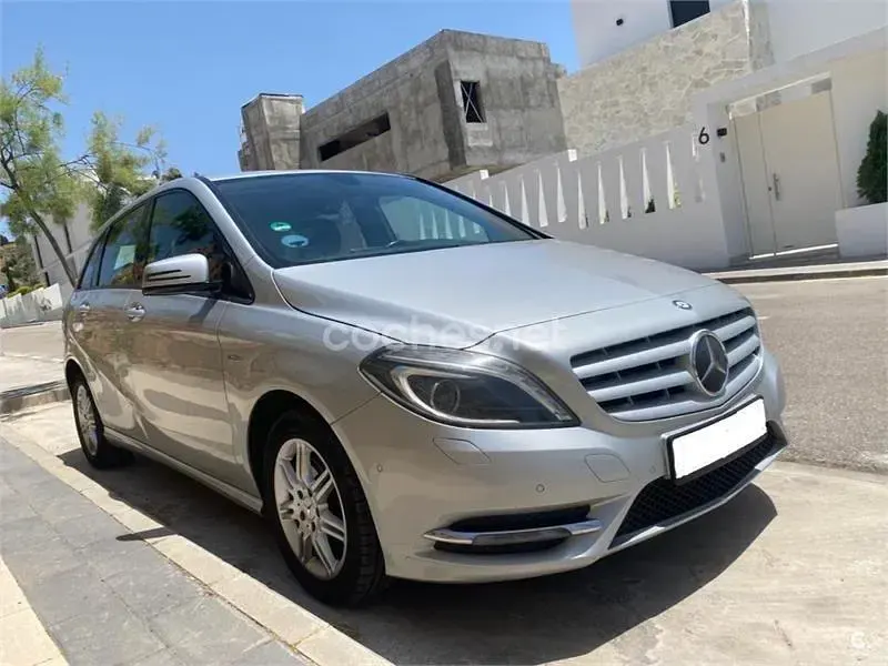 Usado Mercedes B200 136 CV (100 kW) 2012 Blanco Utilitario
