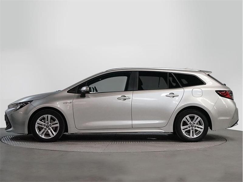 Usado Toyota Corolla Active 122 CV (89 kW) 2019 Blanco classic Familiar