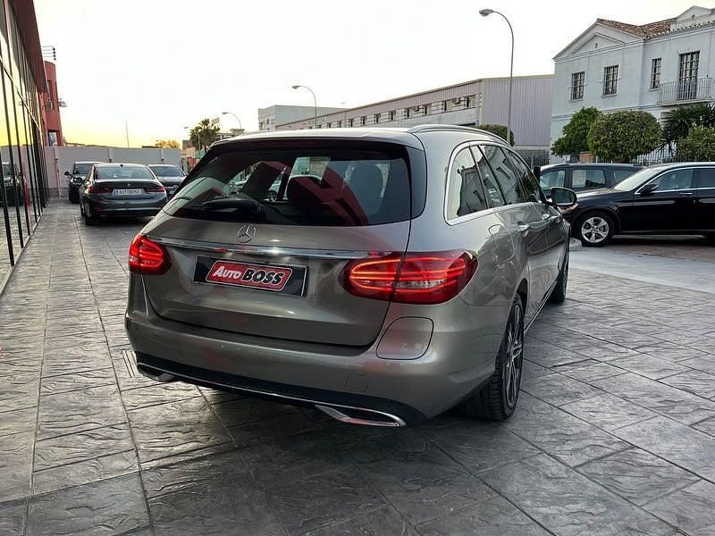 Usado Mercedes C300e 306 CV (225 kW) 2020 Gris / plata Familiar