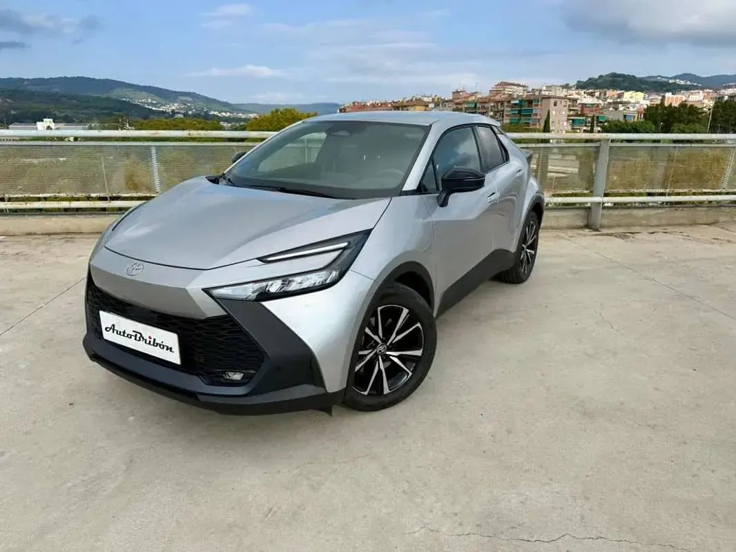 Usado Toyota C-HR Advance 223 CV (164 kW) 2024 Plateado SUV
