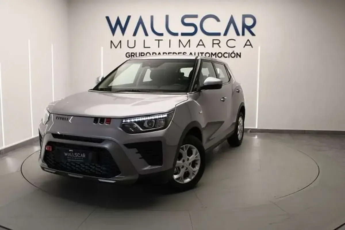 Nuevo SsangYong Tivoli 135 CV (99 kW) 2025 Gris SUV