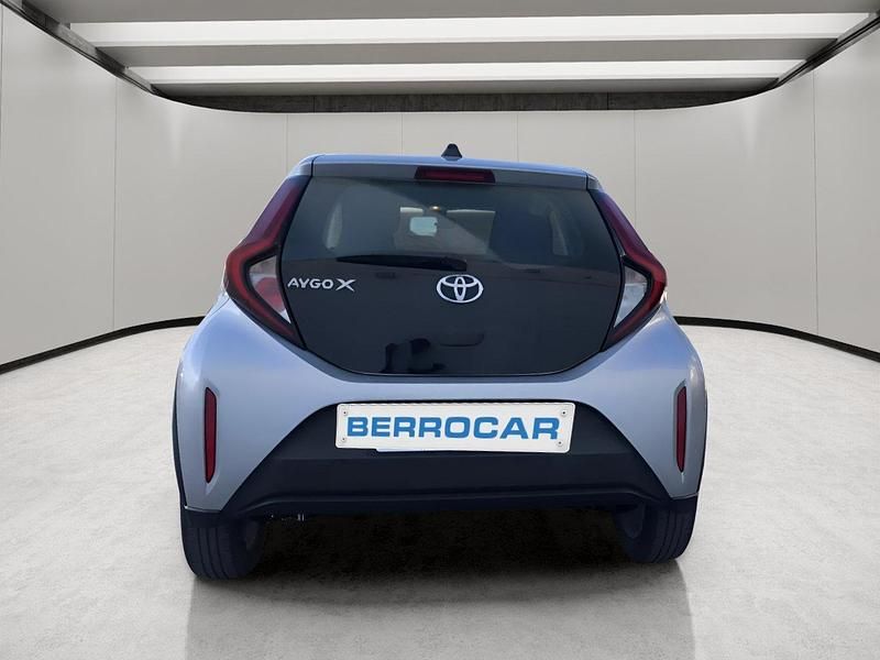 Usado Toyota Aygo X Play 72 CV (52 kW) 2022 Gris SUV