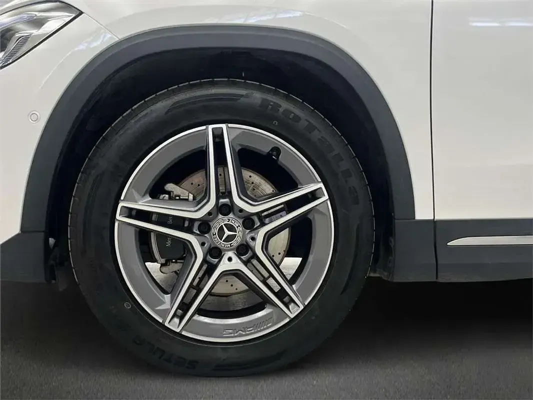 Usado Mercedes GLA180 136 CV (100 kW) 2023 SUV