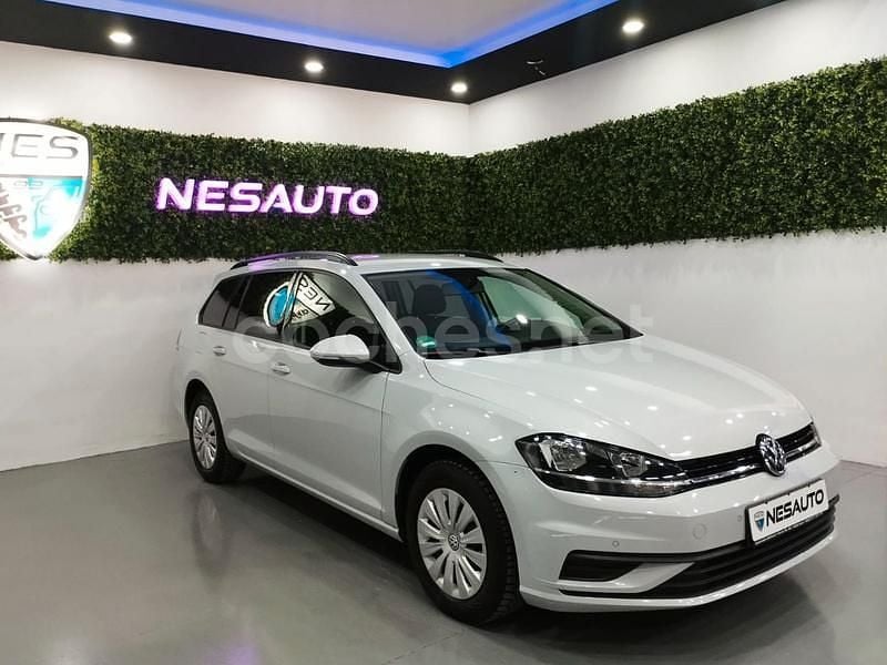 Blanco Usado 2018 VW Golf VII Advance Familiar | 10.999 € (Precio justo) - Imagen 1/4