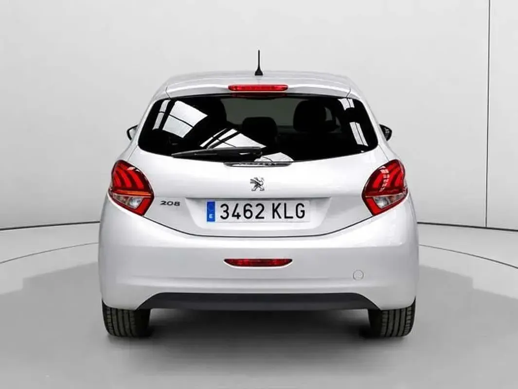 Usado Peugeot 208 Style 82 CV (60 kW) 2018 Gris Utilitario