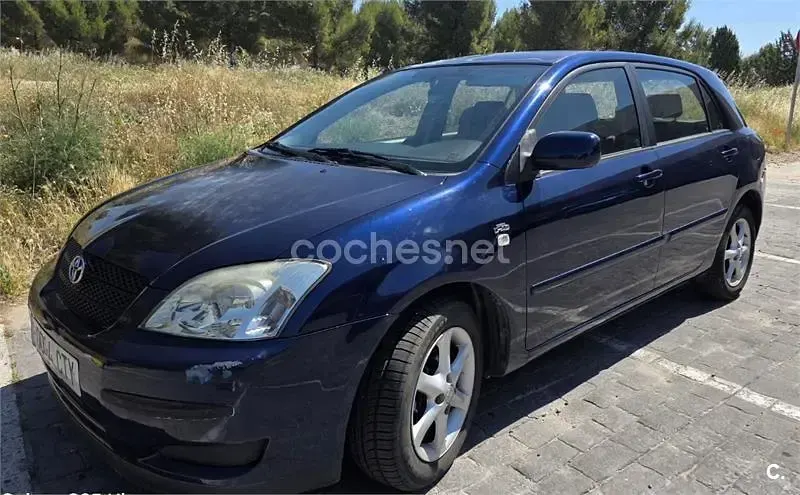 Usado Toyota Corolla Terra 90 CV (66 kW) 2004 Azul Berlina