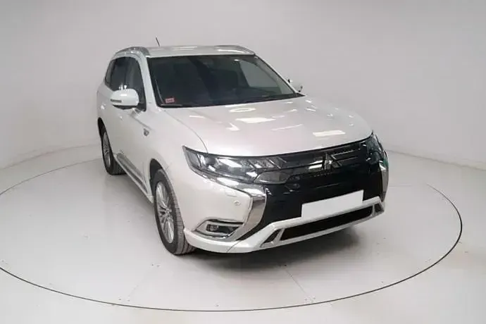 Usado Mitsubishi Outlander 224 CV (164 kW) 2021 SUV