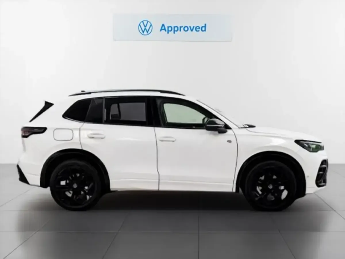 Usado VW Tiguan R-line 150 CV (110 kW) 2025 SUV