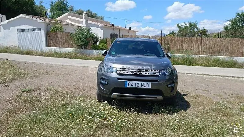Usado Land Rover Discovery Sport HSE 180 CV (132 kW) 2016 Gris / plata SUV