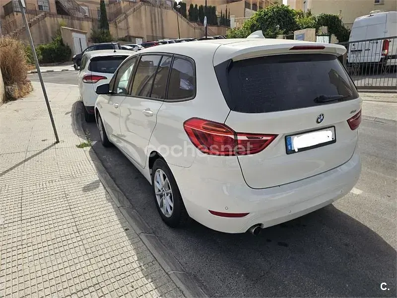 Usado BMW 218 150 CV (110 kW) 2016 Blanco Familiar