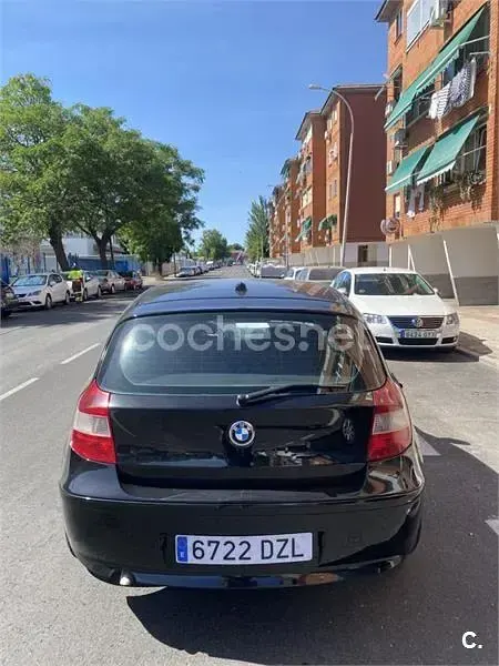 Usado BMW 118 122 CV (89 kW) 2006 Negro Utilitario