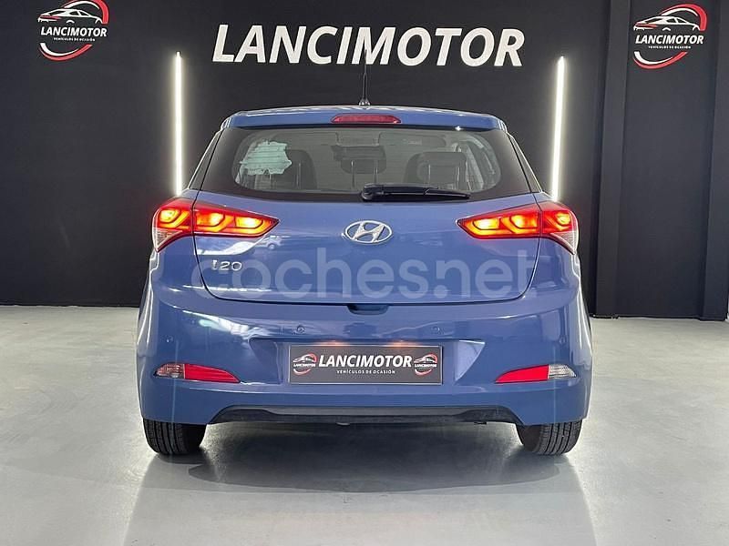 Usado Hyundai i20 84 CV (61 kW) 2018 Azul Berlina