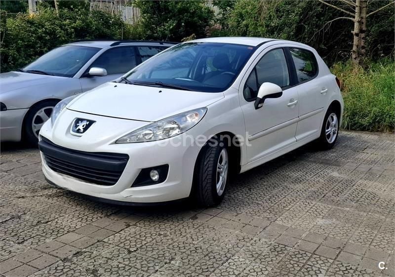 Blanco Usado 2011 Peugeot 207 Business-Line Berlina | 4900 € (Precio justo) - Imagen 1/4
