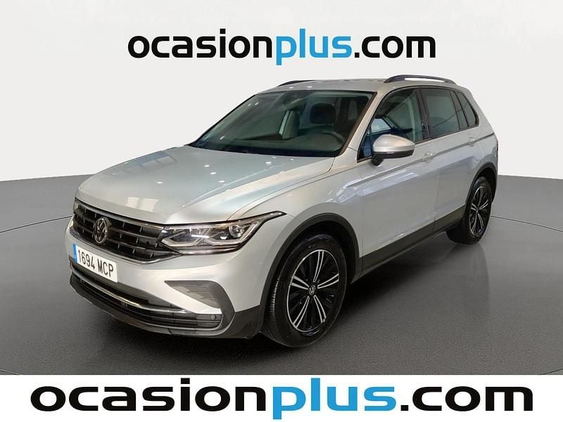 Gris plata Usado 2022 VW Tiguan Life SUV | 26.173 € (Buen precio) - Imagen 1/4