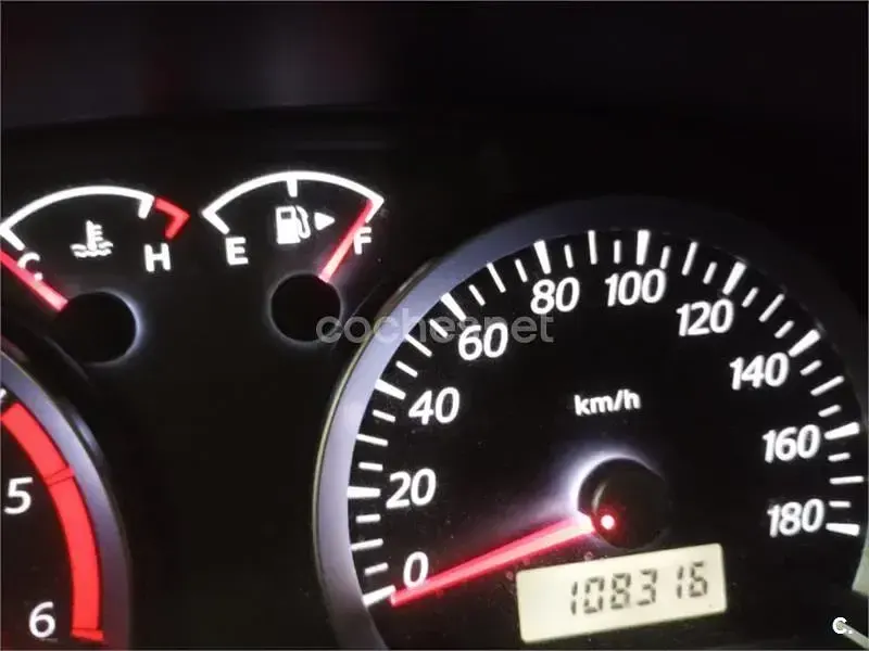 Usado Suzuki Jimny 65 CV (47 kW) 2005 Gris / plata SUV