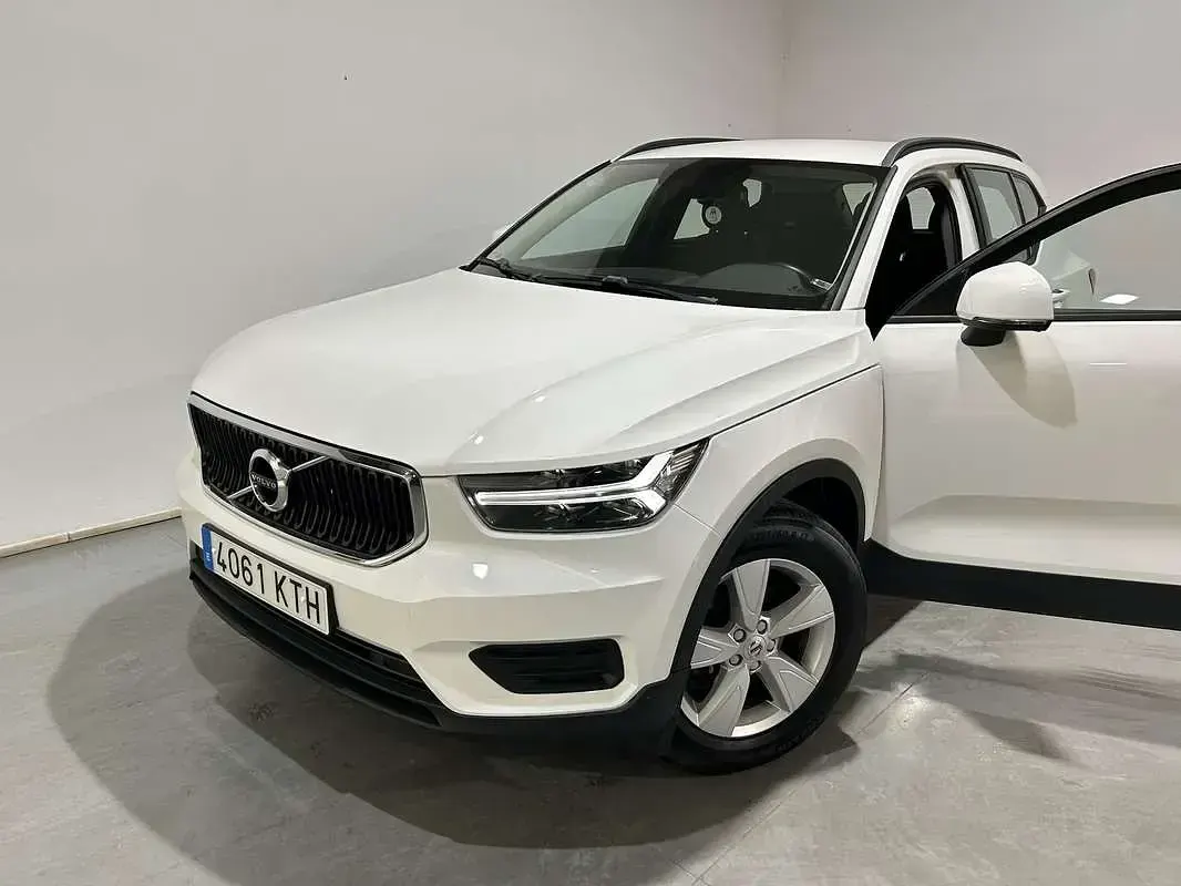 Usado Volvo XC40 150 CV (110 kW) 2019 Blanco SUV