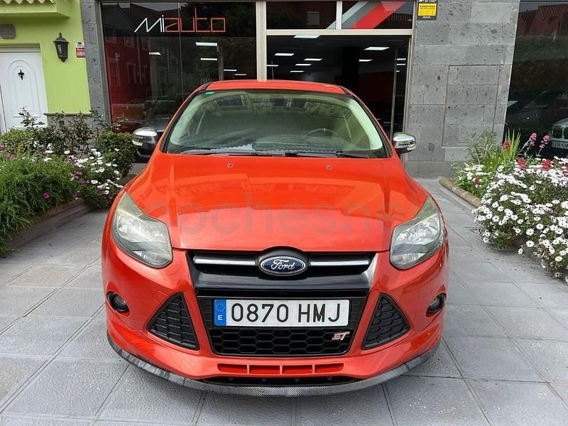 Używany Ford Focus Titanium 125 KM (91 kW) 2012 Pomarańczowy Sedan/Limuzyna