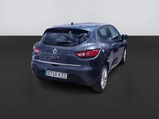 Usado Renault Clio LIMITED 90 CV (66 kW) 2019 Gris / platagris oscuro Berlina