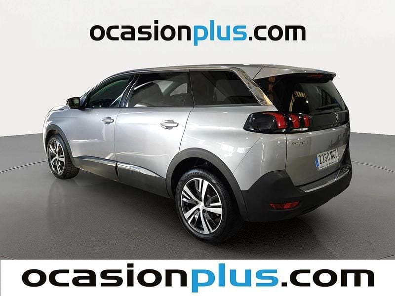 Usado Peugeot 5008 Allure 131 CV (96 kW) 2022 Gris SUV
