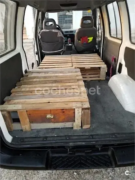 Usado Nissan Cargo 75 CV (55 kW) 1999 Blanco Familiar