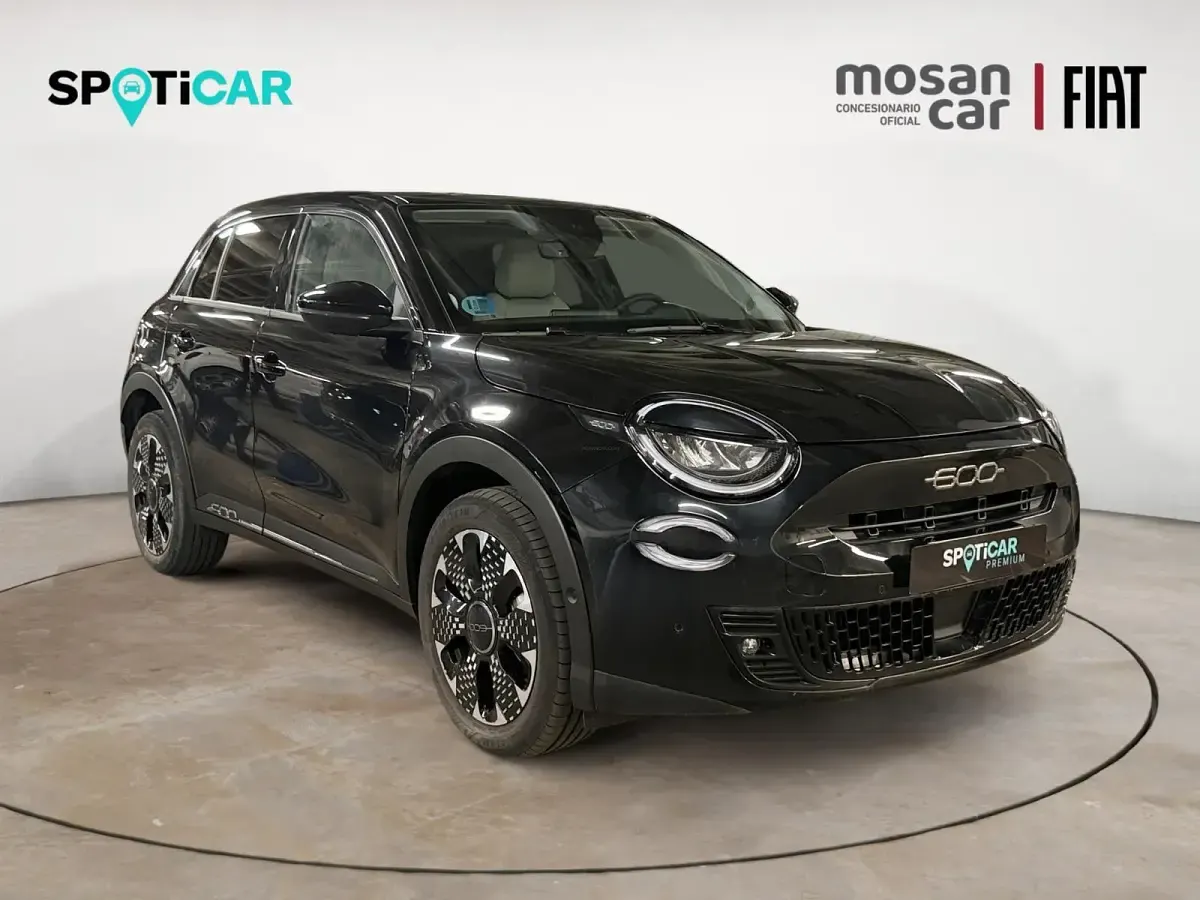 Usado Fiat 600 La Prima 110 CV (80 kW) 2025 Negro SUV