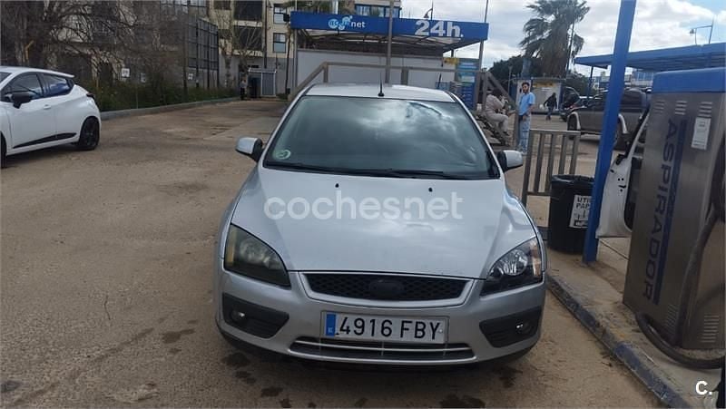 Gris / plata Usado 2006 Ford Focus Trend Berlina | 2000 € (Super precio) - Imagen 1/3