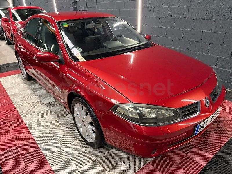 Usado Renault Laguna III Privilege 150 CV (110 kW) 2007 Granate Berlina