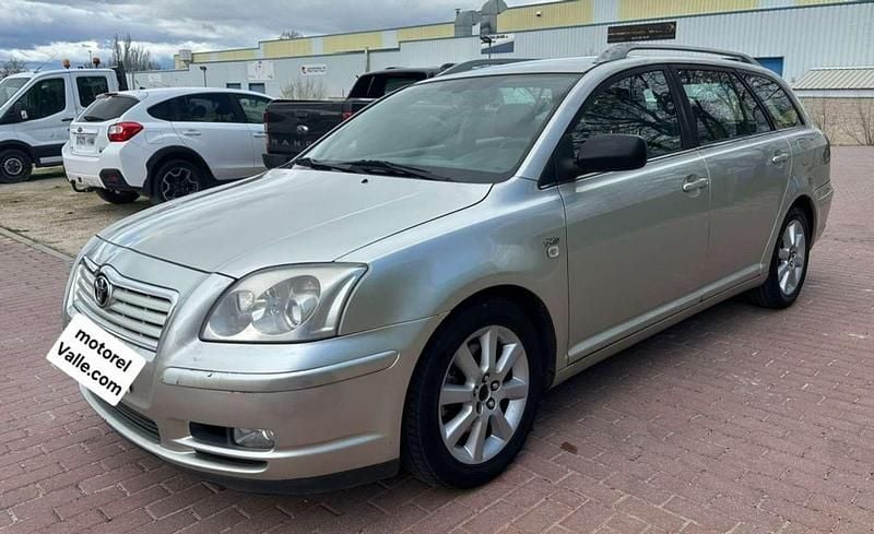 Usado Toyota Avensis Sol 116 CV (85 kW) 2004 Beige Familiar