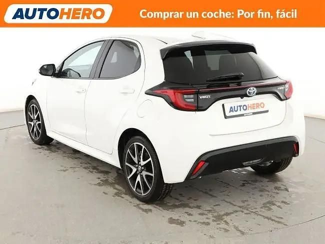 Usado Toyota Yaris Hybrid Style 116 CV (85 kW) 2022 Blanco Utilitario