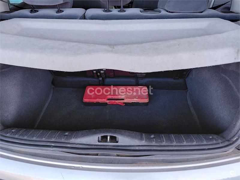 Usado Citroën C3 70 CV (51 kW) 2008 Gris / plata Berlina