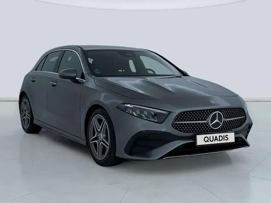 Usado Mercedes A180 Advanced 136 CV (100 kW) 2025 Gris Utilitario
