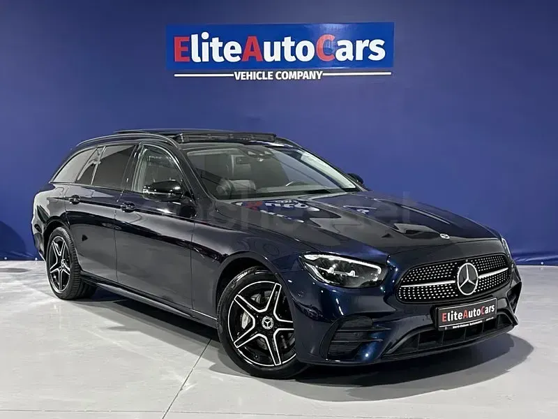 Usado Mercedes E300 306 CV (225 kW) 2022 Azul Familiar