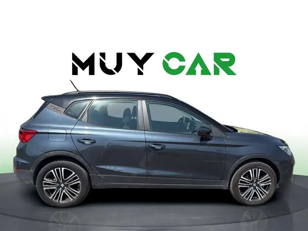 Usado Seat Arona Style 110 CV (80 kW) 2022 Gris SUV