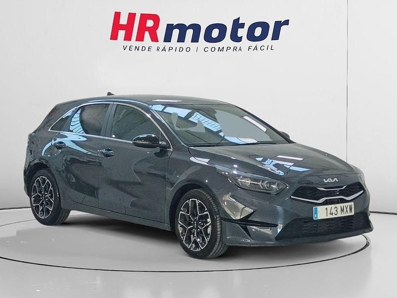 Gris / plata Usado 2025 Kia Ceed Style Utilitario | 20.280 € (Buen precio) - Imagen 1/4