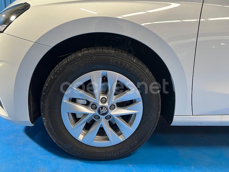 Nuevo Skoda Fabia Selection 95 CV (69 kW) 2025 Blanco Utilitario