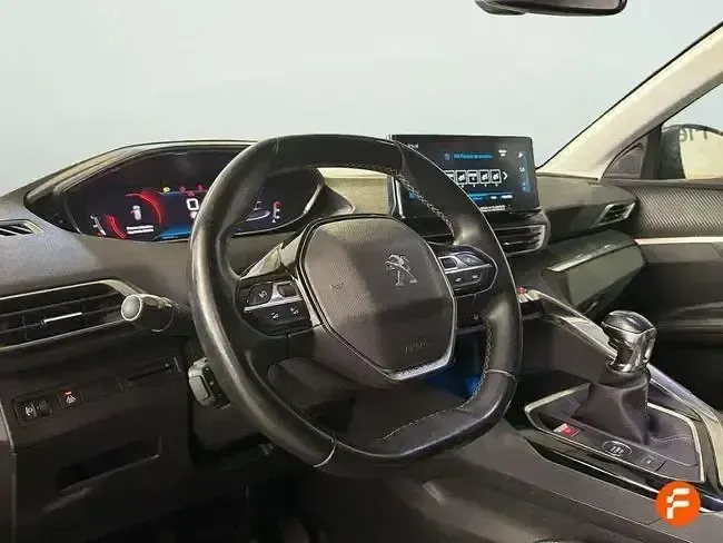 Usado Peugeot 3008 Allure 130 CV (95 kW) 2021 Verde SUV
