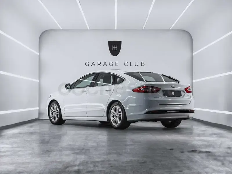Usado Ford Mondeo Titanium 160 CV (117 kW) 2016 Blanco Berlina