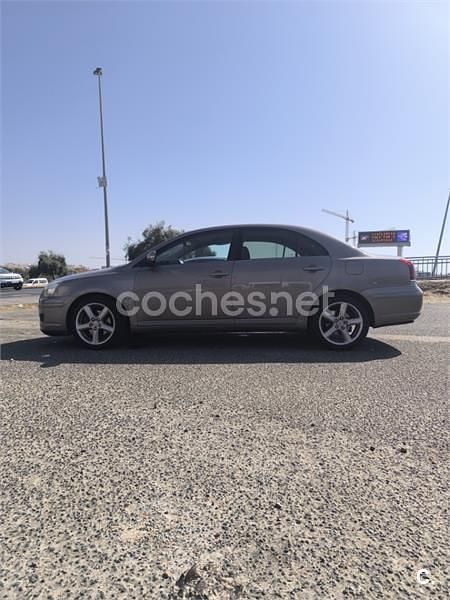 Usado Toyota Avensis Sport 177 CV (130 kW) 2006 Beige Berlina