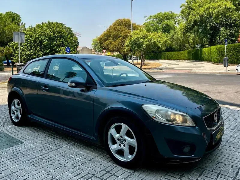 Usado Volvo C30 Momentum 109 CV (80 kW) 2010 Gris / plata Utilitario
