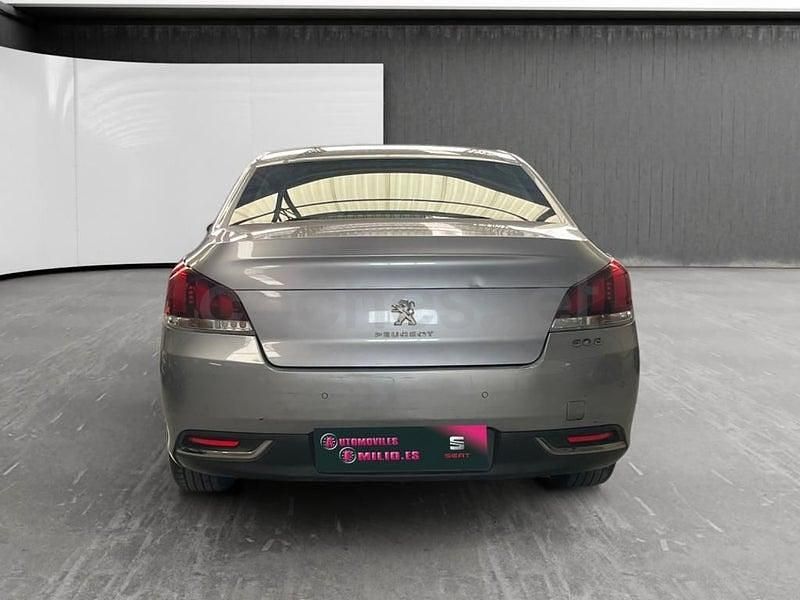 Usado Peugeot 508 SW Active 120 CV (88 kW) 2018 Gris / plata Familiar