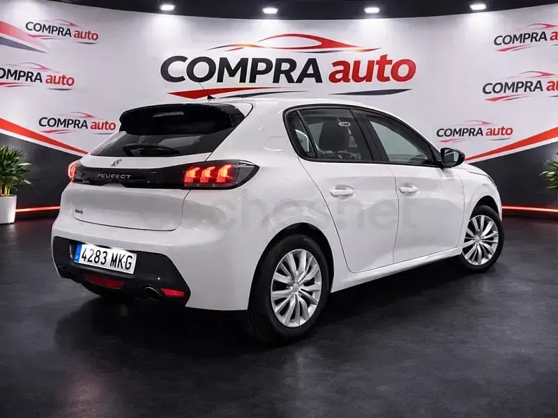Usado Peugeot 208 Active 100 CV (73 kW) 2023 Blanco Utilitario