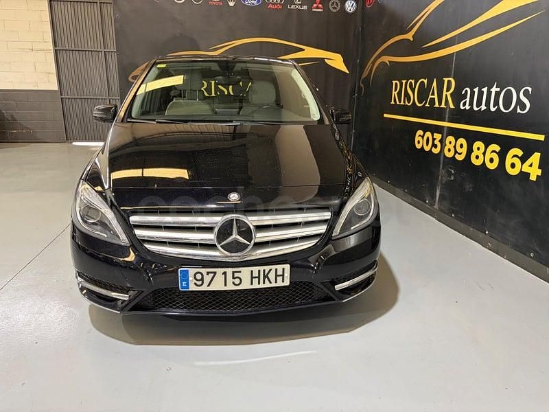 Usado Mercedes B200 136 CV (100 kW) 2013 Negro Monovolumen