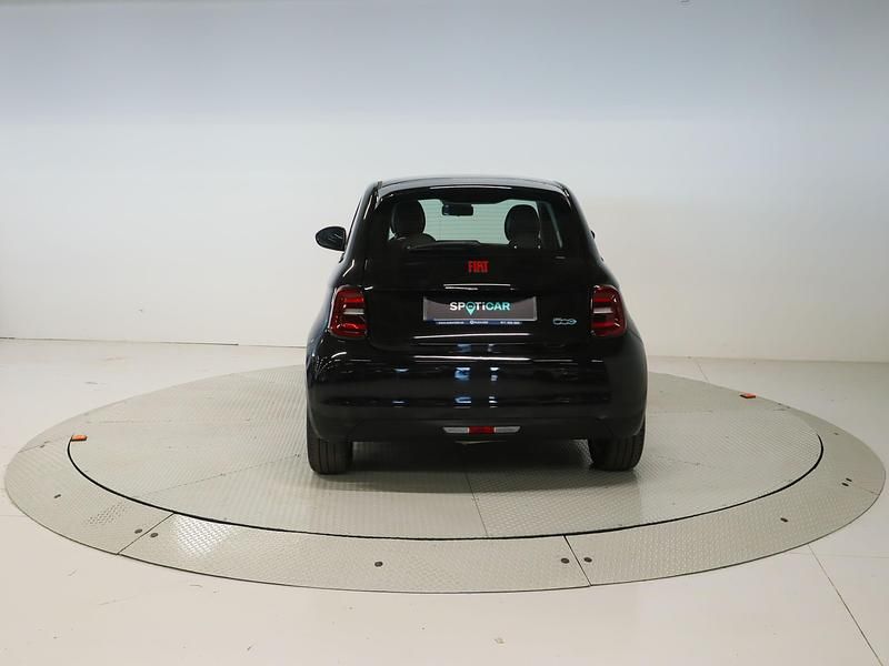 Usado Fiat 500e Red 86 kW (118 CV) 2022 Negro Berlina